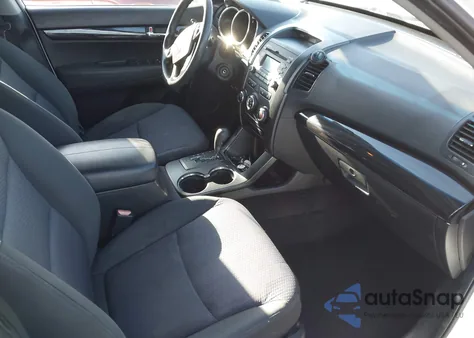 2011 Kia Sorento Lx V6 z USA, uszkodzony, nr VIN 5XYKTDA21BG068084